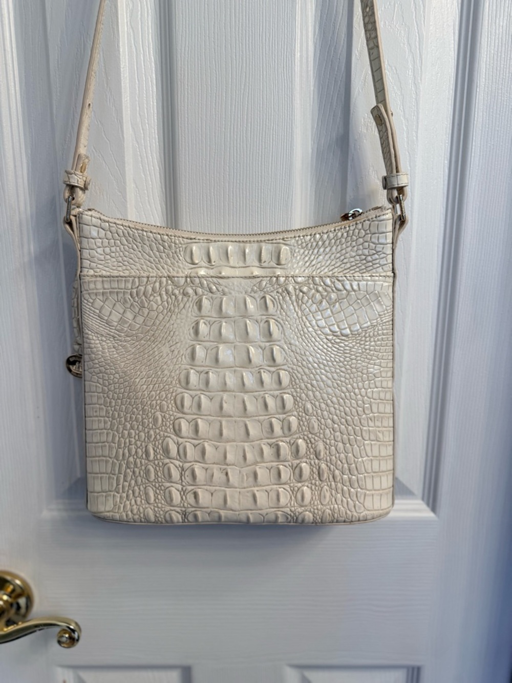 Brahmin Katie Crossbody White Croc Embossed Leather EXCELLENT Condition - Picture 6 of 16